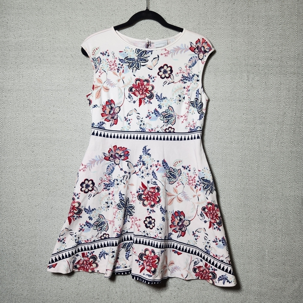 New York & Company Size M Floral Sleeveless  Mini Dress With Pockets
